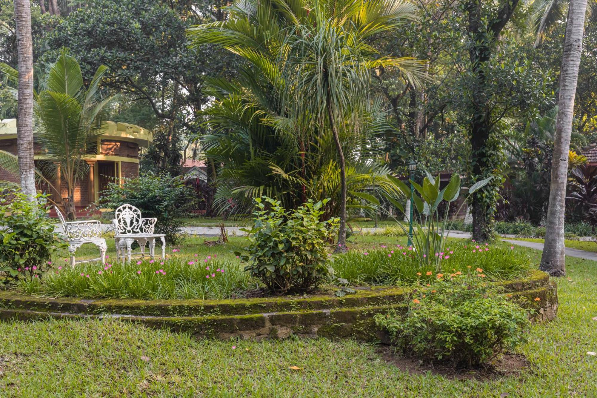 Kairali - The Ayurvedic Healing Village Palakkad Ngoại thất bức ảnh