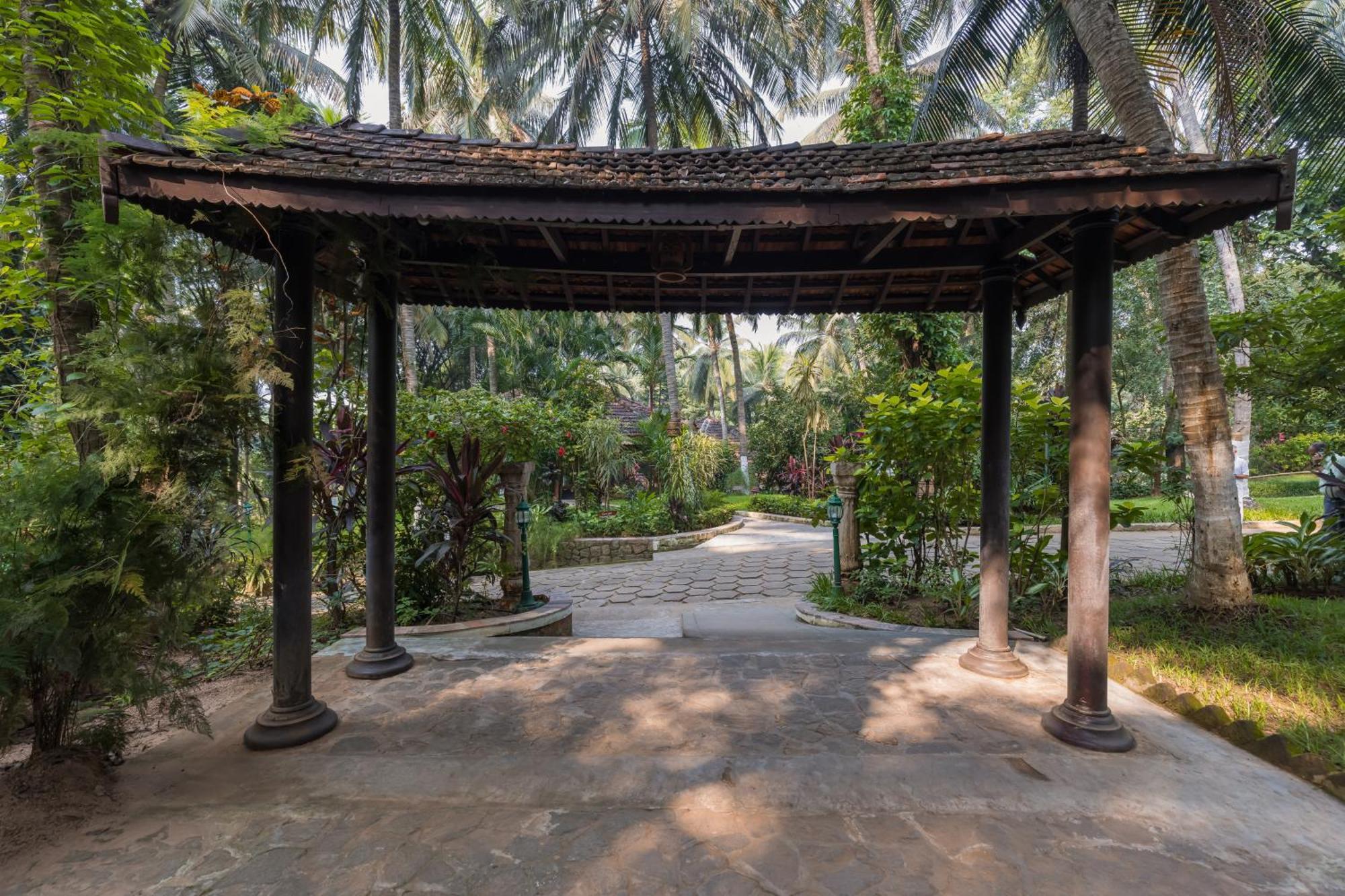 Kairali - The Ayurvedic Healing Village Palakkad Ngoại thất bức ảnh